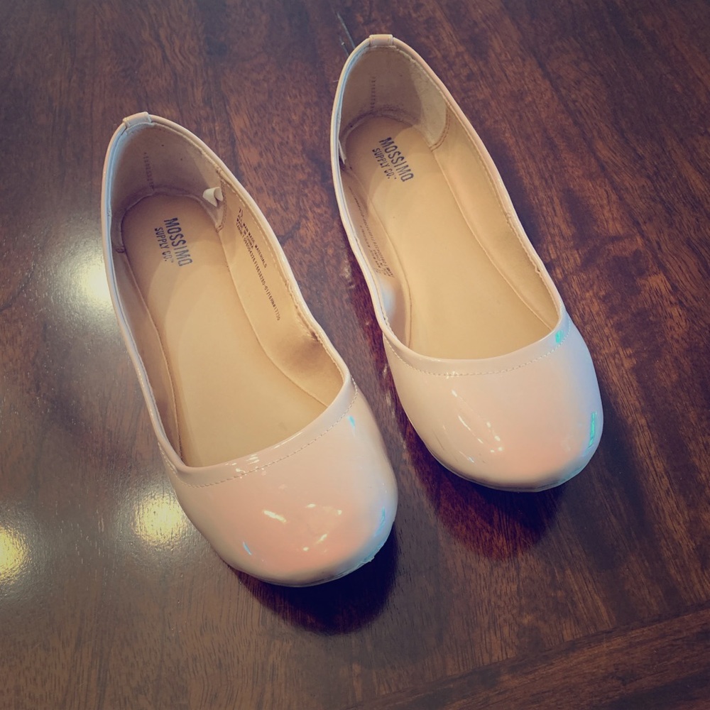 Nude flats